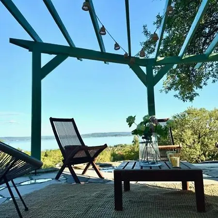 Balaton Panorama Mansion *
