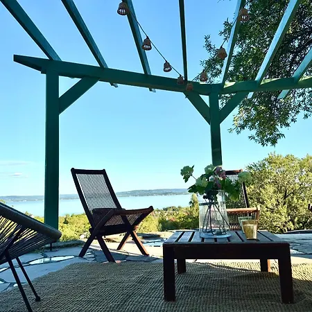 Panorama House Fueloep-hegy